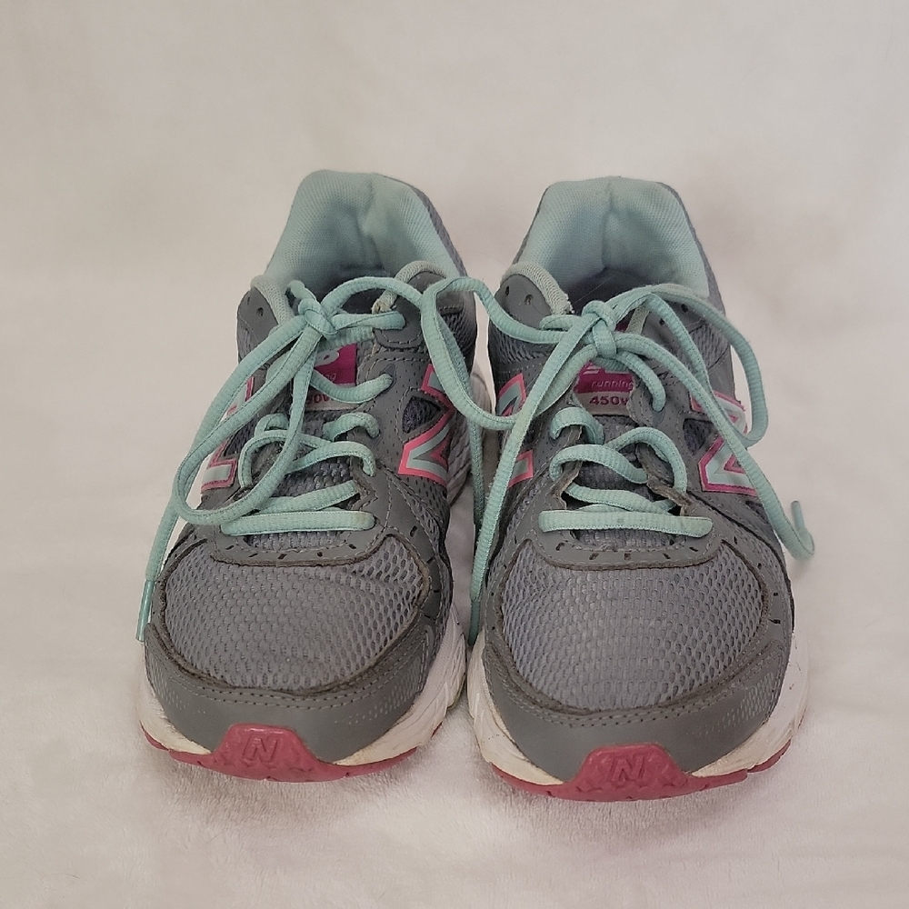 New Balance Gray Pink Athletic Shoes Size 8